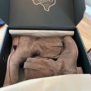 Tecovas ‘The Shane’ boots.